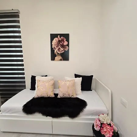 Raymihome Lugaro 1 Apartment *