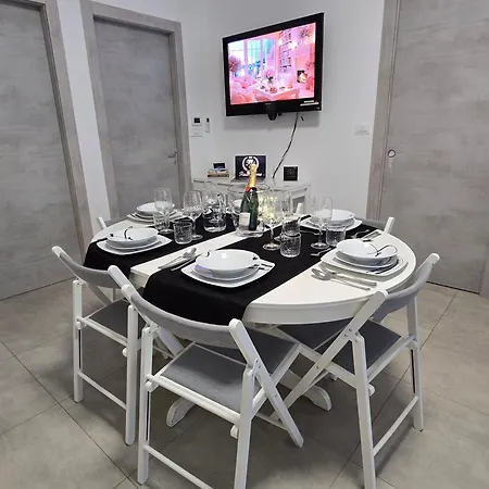 Raymihome Lugaro 1 Apartment *