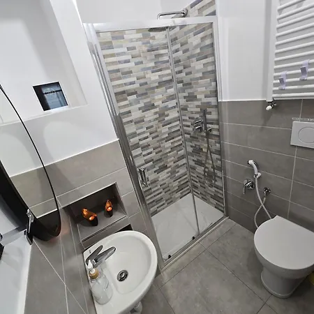 Raymihome Lugaro 1 Apartment *