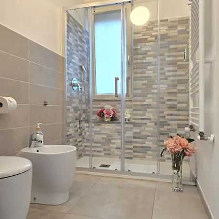 Raymihome Lugaro 1 Apartment *